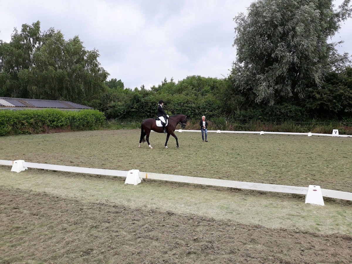 De Hoge Devel - Manege en pensionstal Ruitersportvereniging de Hoge Devel