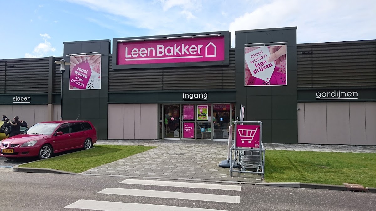 Leen Bakker