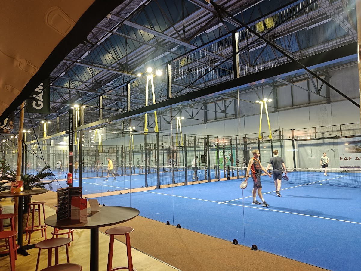 The Cage Padel