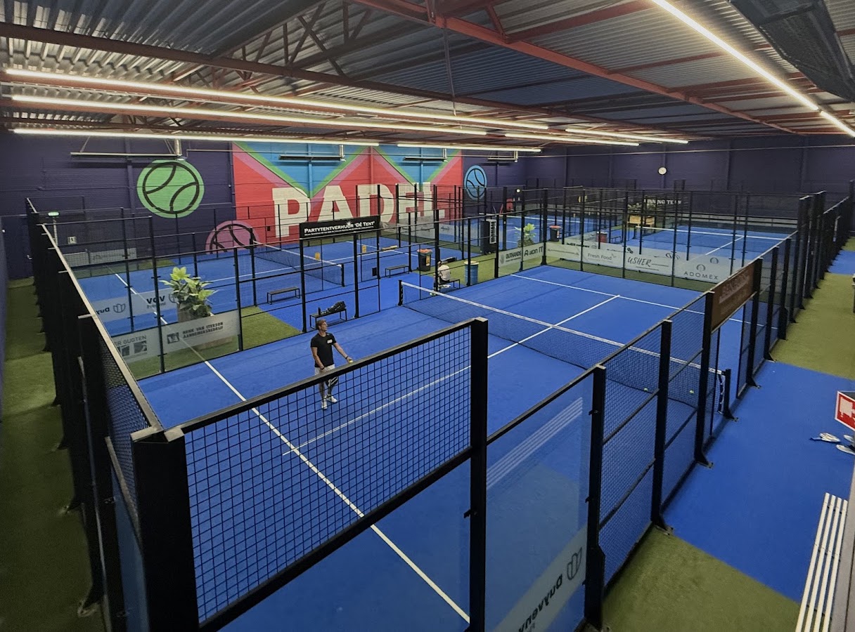 Padel Middelmors | Indoor padelcentrum