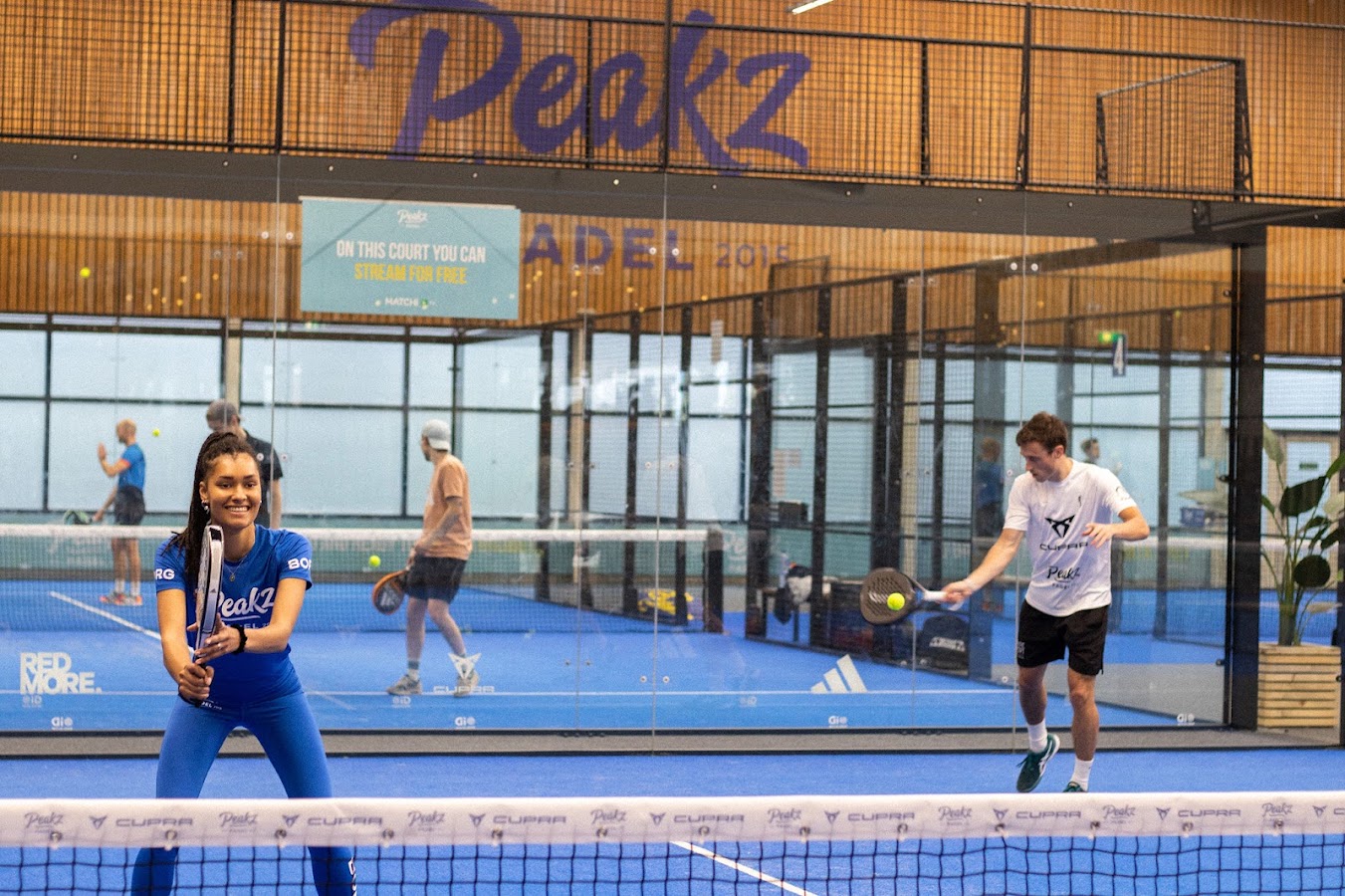 Peakz Padel Utrecht Vechtsebanen | Padelclub