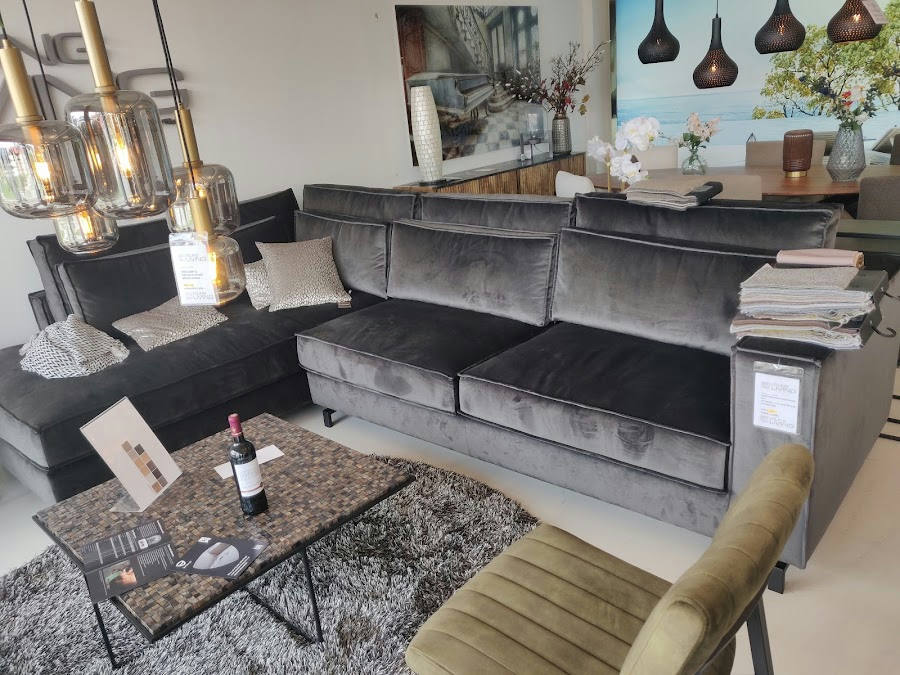 Young Living by Jeroen Pans 2