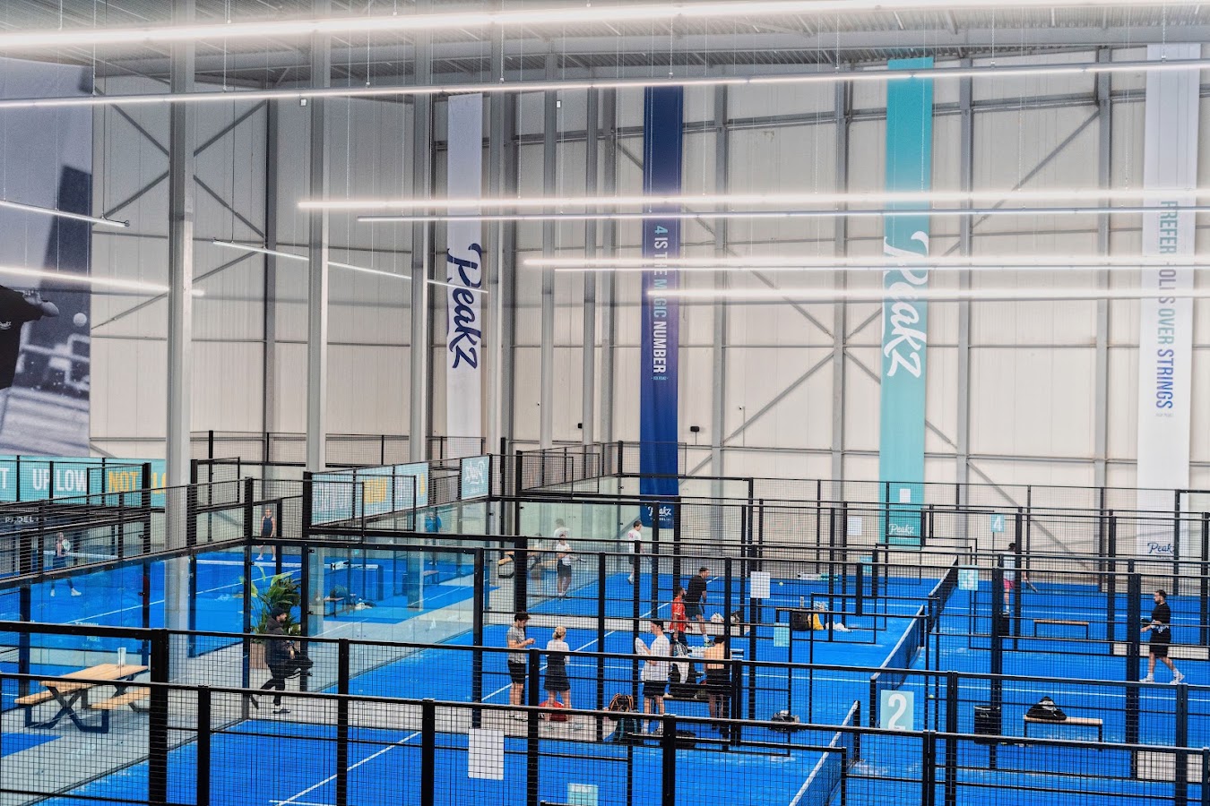 Peakz Padel Groningen Atoomweg | Padelclub